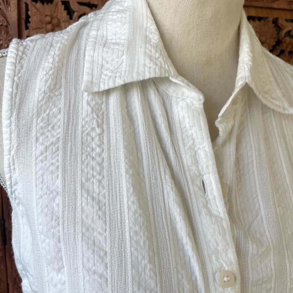 White Sleeveless Cotton Textured Stripe Button-Front Blouse - Picture 6 of 11